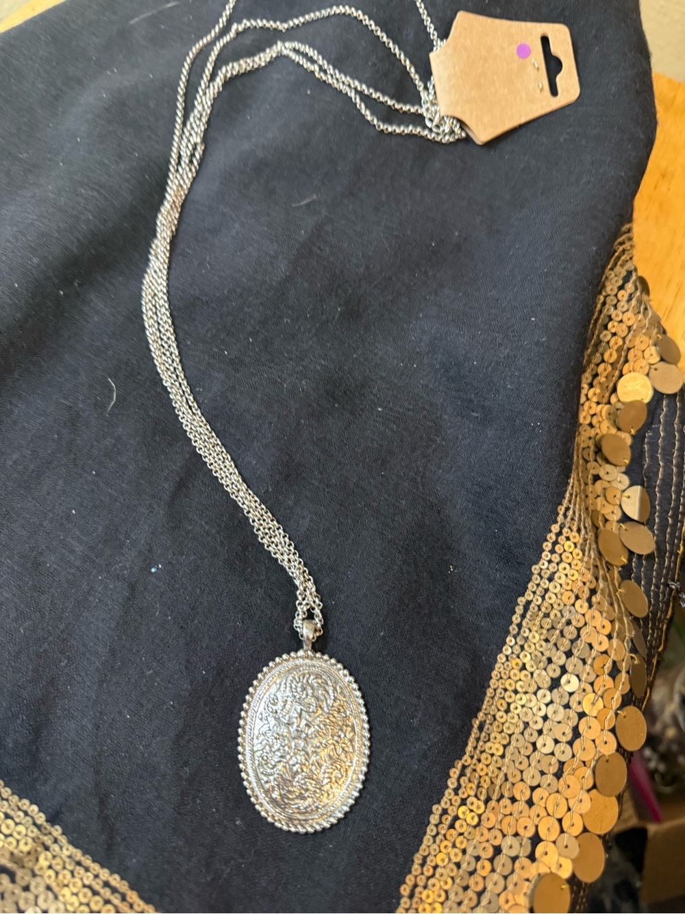 Vintage-Style Silver Oval Pendant Necklace - Women Jewelry